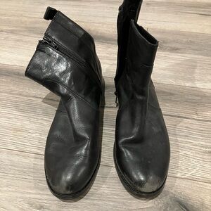 Umberto Raffini Black Leather Boots